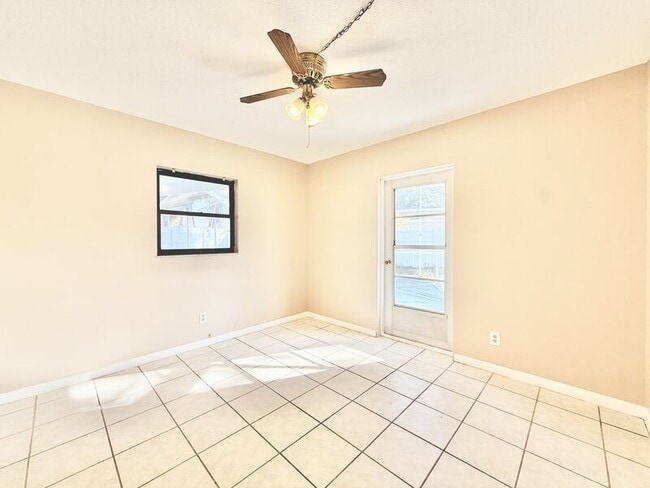 Building Photo - 12472 Monarch Cir