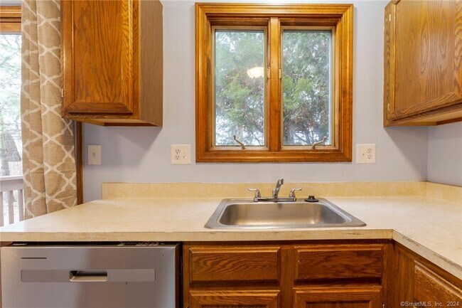 Building Photo - 22 Windwood Dr