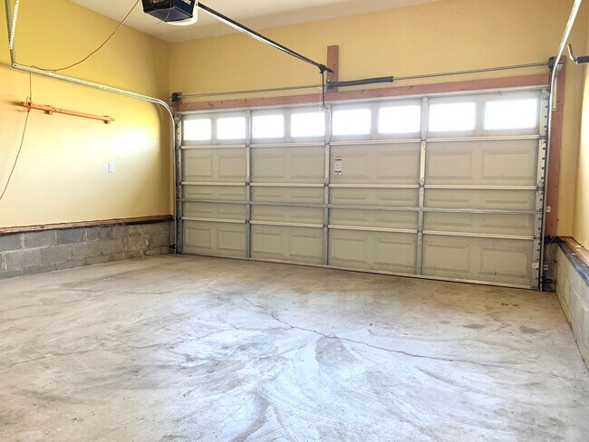 Building Photo - 800 Karmaflux Way