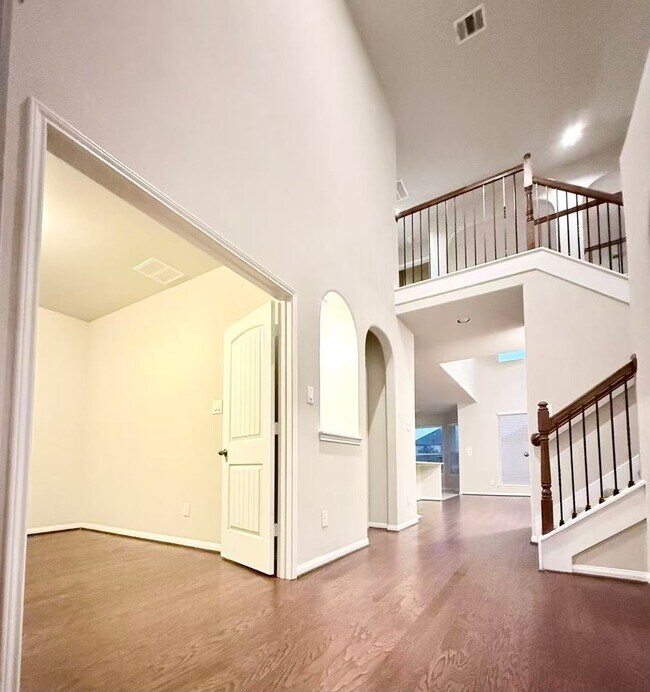 Building Photo - Private docking and lake view in Katy near major highway!