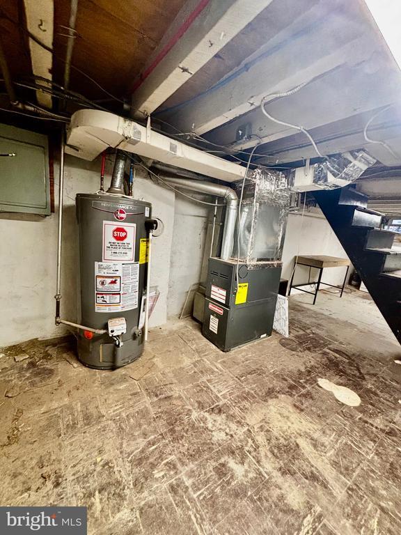 Building Photo - 2339 Belgrade St