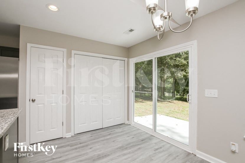 Building Photo - 128 Lismark Dr