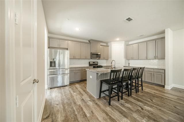 Building Photo - 1024 Foxglove Dr