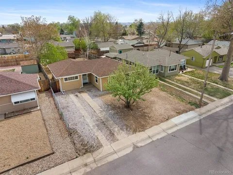 Building Photo - 4956 Umatilla St