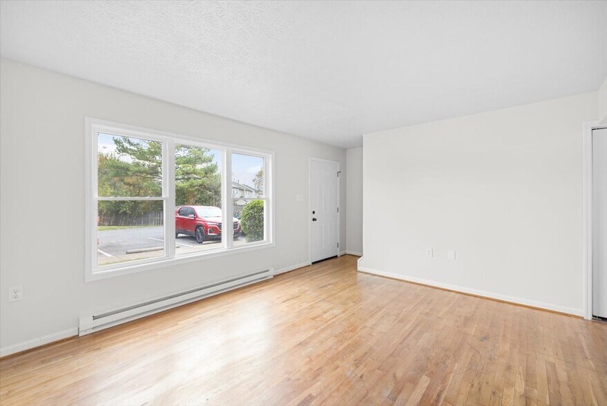 Building Photo - 513 Buckingham Dr