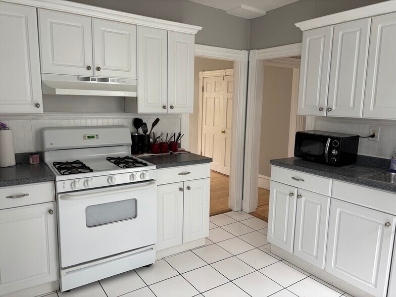Primary Photo - 27 Trull St