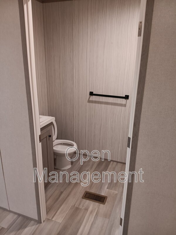 Building Photo - 2710 N Farm Rd 137