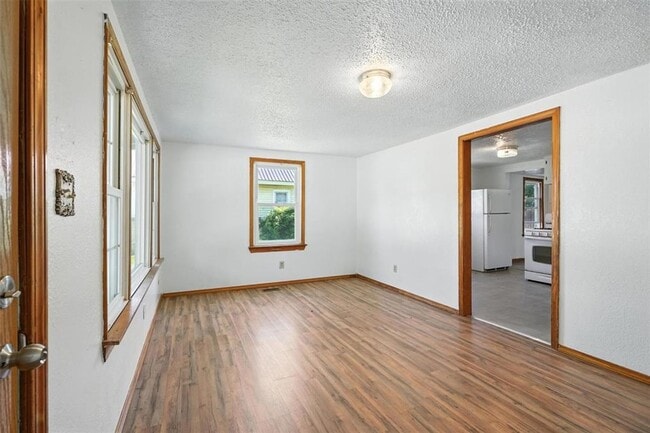 Building Photo - A must see 3 bedroom 2 bath in El Reno!