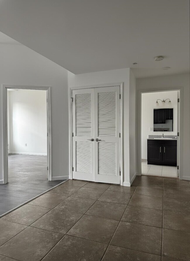 Building Photo - 190 Culver Ave