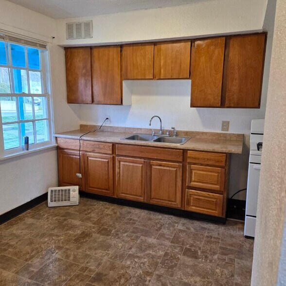 Building Photo - 531 NW 15th Dr