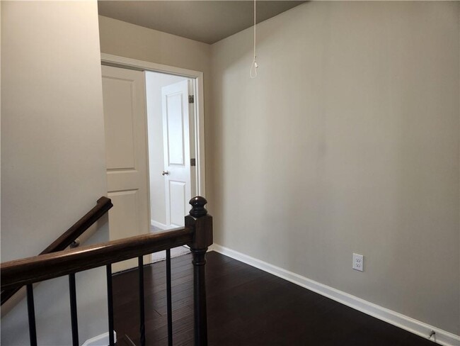 Building Photo - 3090 Cedar Glade Ln NE