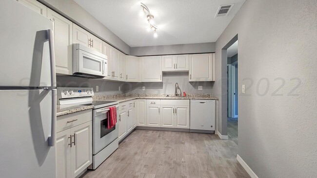 Building Photo - 318 Sun Dial Ct