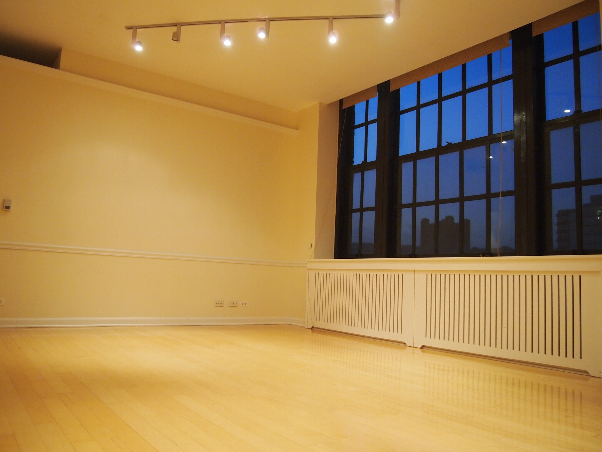 Building Photo - 807 Church St