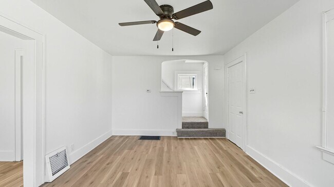 Building Photo - NEW LISTING! 2 Bedroom home!