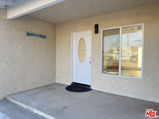 Building Photo - 1219 N Azusa Ave