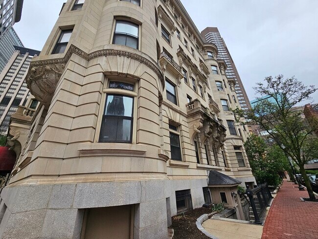 Building Photo - 8 Garrison St