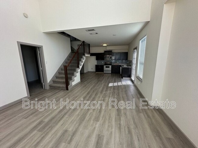 Building Photo - 3629 Valley Vista Dr