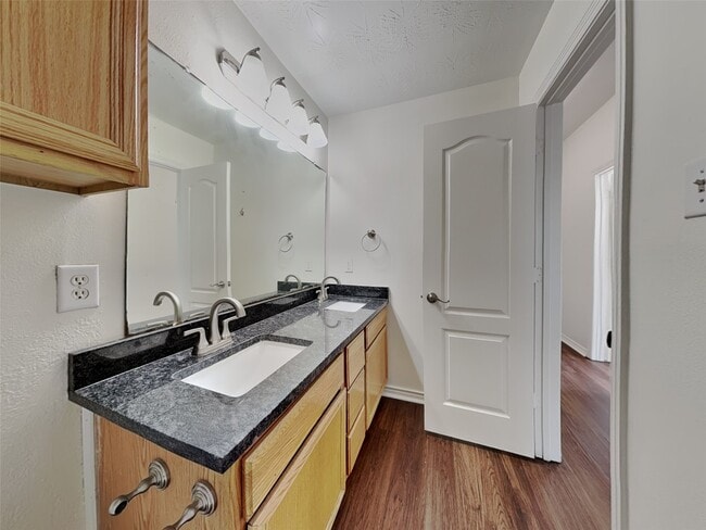 Building Photo - 30622 N Sulphur Creek Dr