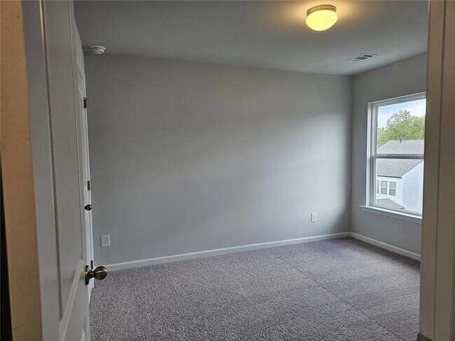 Building Photo - 116 Parkwood Dr