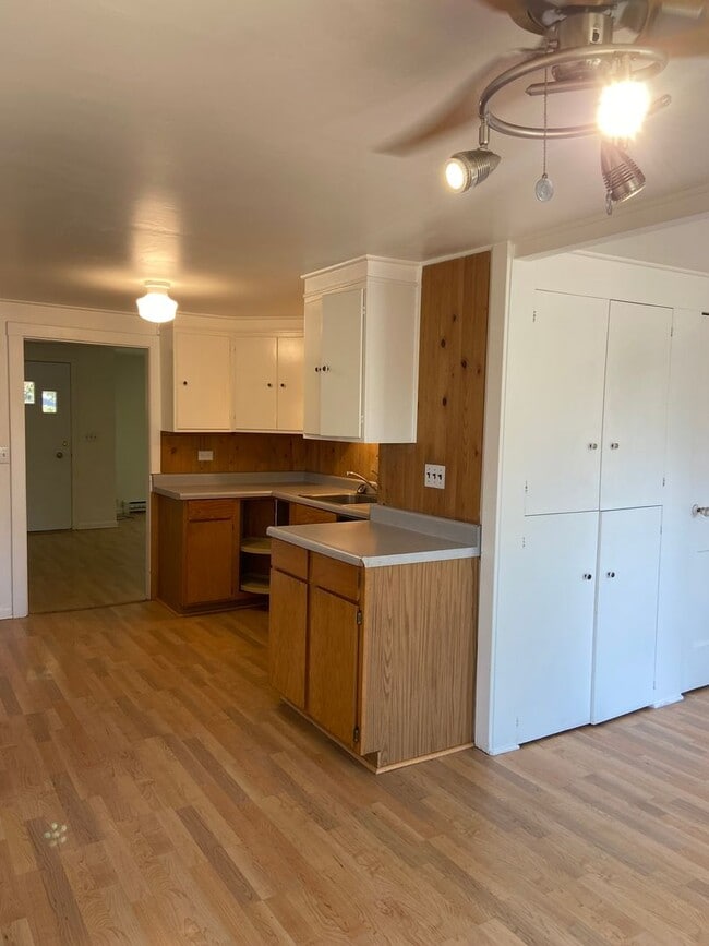 Building Photo - Great South Hills Location