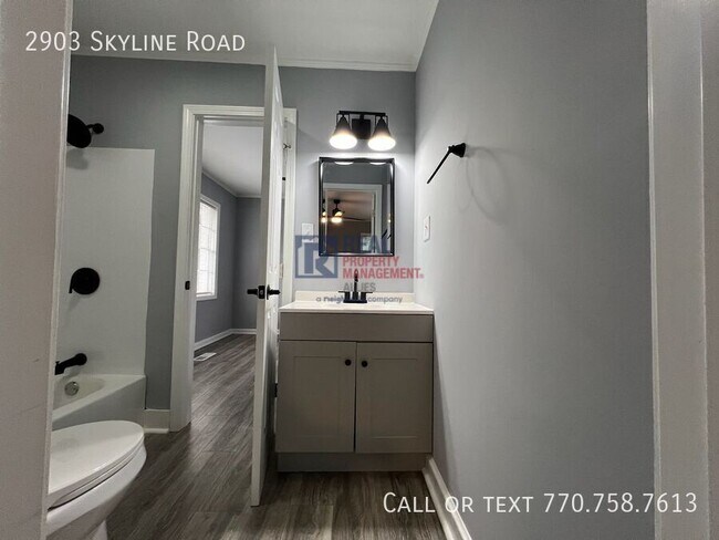 Building Photo - 2903 Skyline Rd