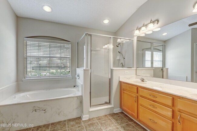 Building Photo - 749 Grand Parke Dr