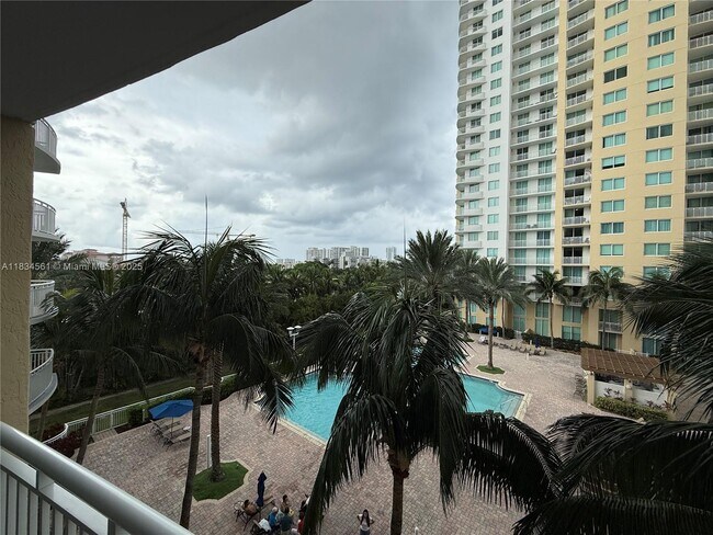 Building Photo - 1745 E Hallandale Beach Blvd