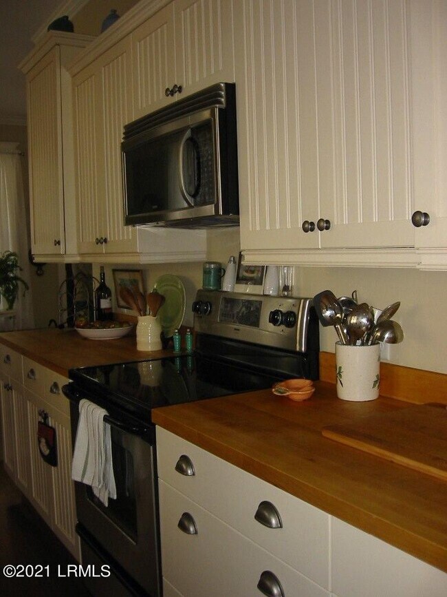 Building Photo - 31 Porcher Pinkney