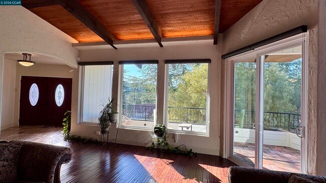 Building Photo - 44 Pulido Ct