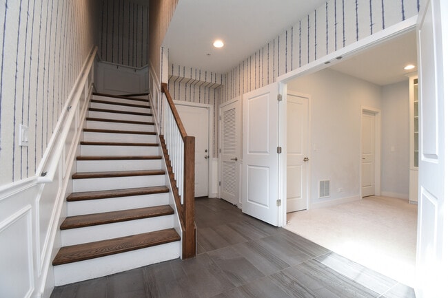 Building Photo - 330 Pennsylvania Way