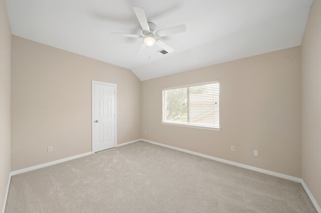 Building Photo - 16007 Berkshire Manor Ln