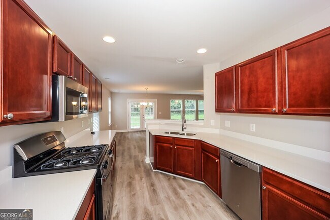 Building Photo - 2080 Valley Creek Dr