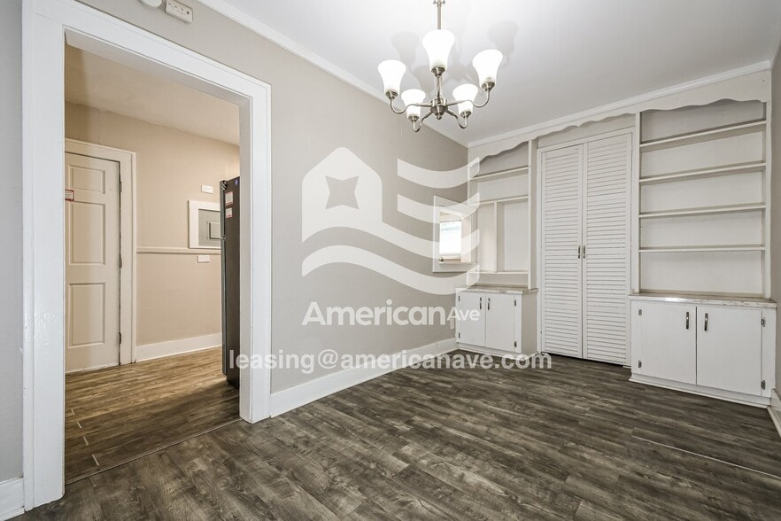 Building Photo - 2661 Harvey Ave