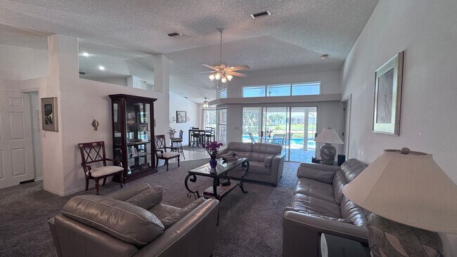 Building Photo - Gated Single Family Home For Rent in West Melbourne