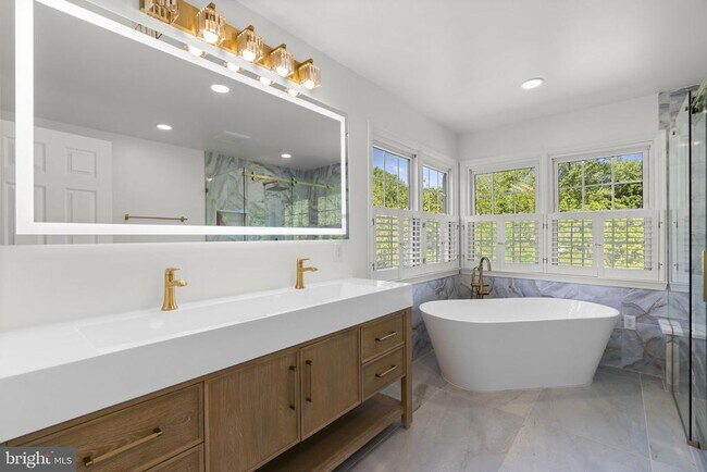 Building Photo - 10211 Brightstone Pl