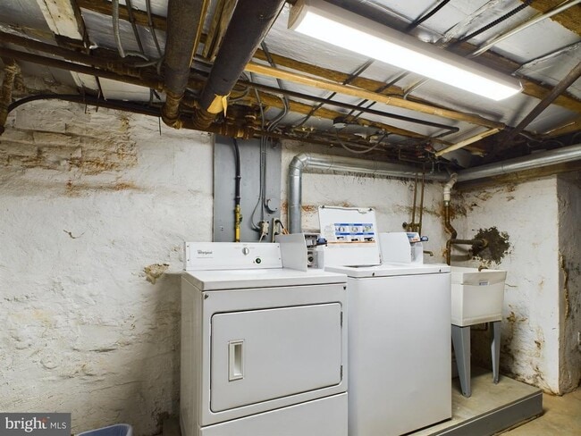 Building Photo - 1623 Spruce St