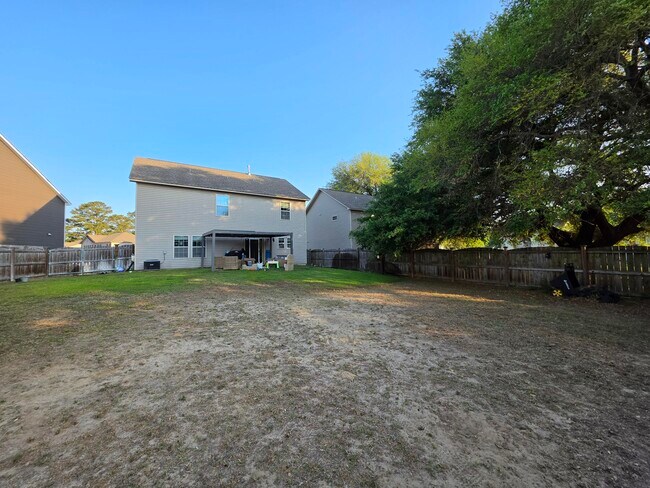 Building Photo - 147 Niblick Dr