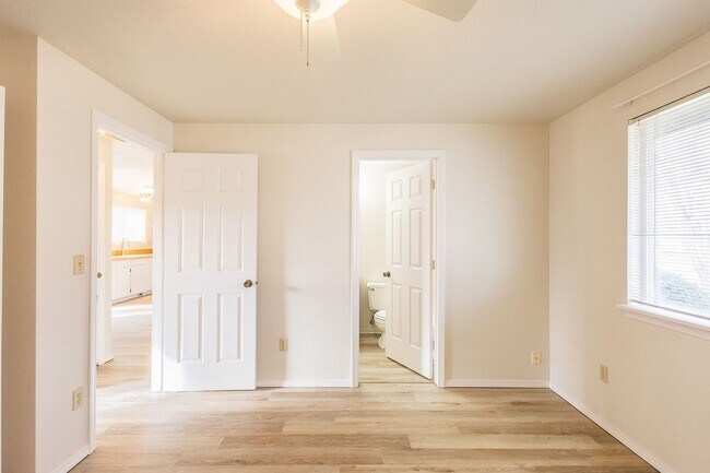 Building Photo - Renovated 2 bedroom 1 bathroom home