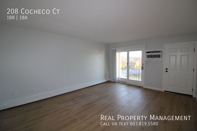 Building Photo - Nicely Updated Cocheco Court Condo with He...