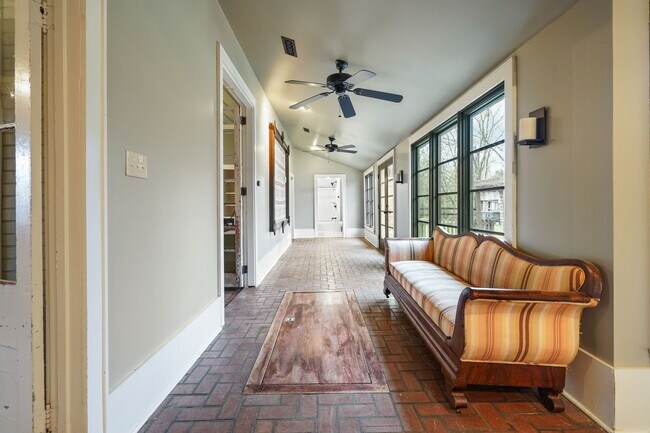 Building Photo - 251 Cheatham Springs Rd