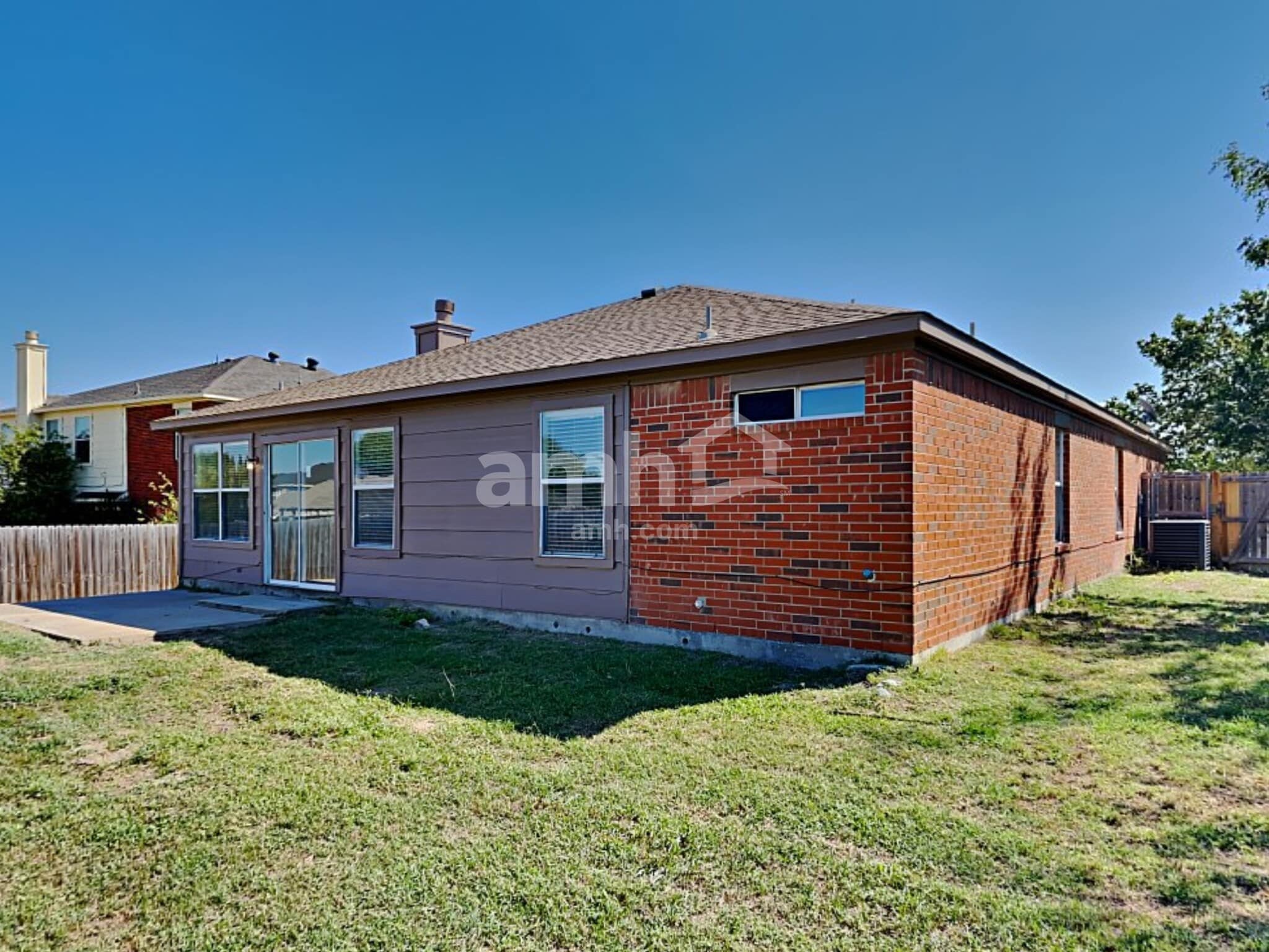 Building Photo - 1605 Heritage Blvd