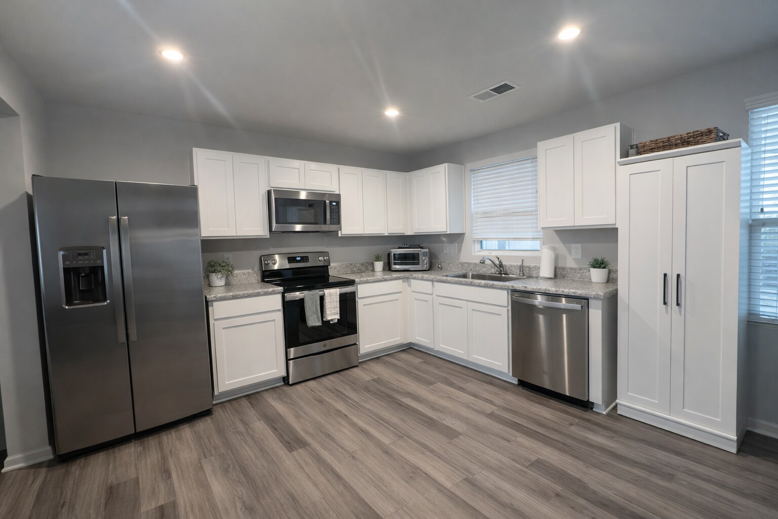 Building Photo - 6042 Cutwater Cir