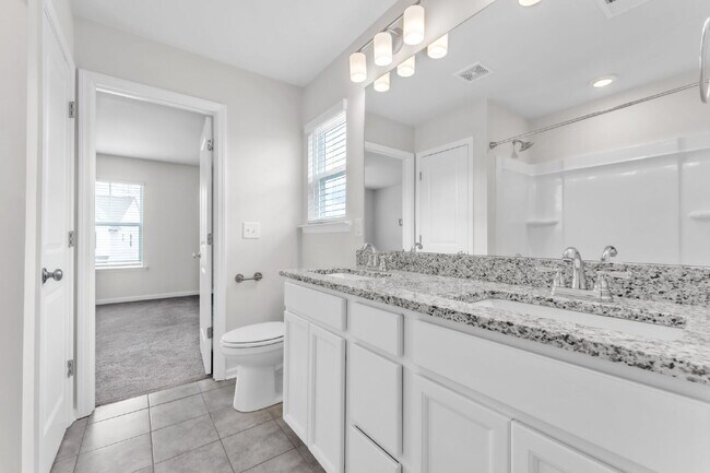 Building Photo - Elegant 3BR/2.5BA Home with Loft & 2-Car Garage in Persimmon Hill $2,100/mo rent