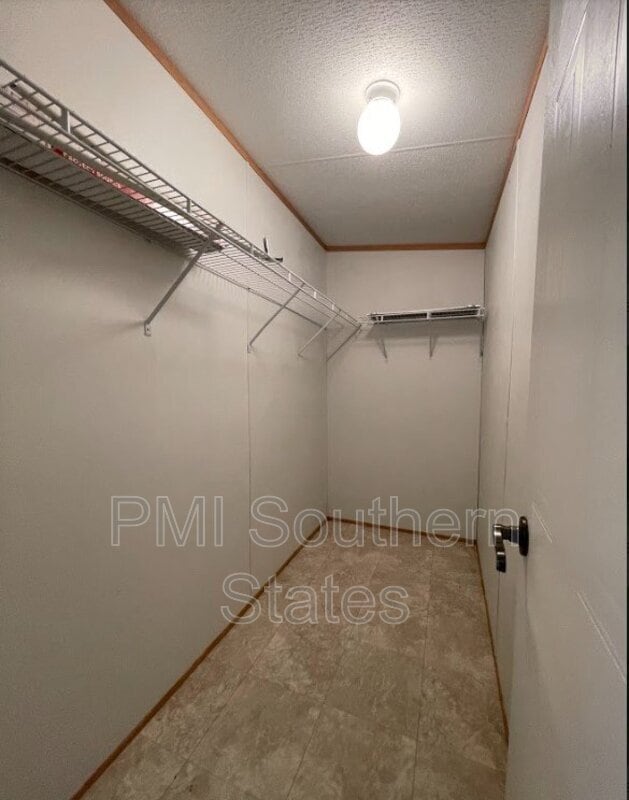 Building Photo - 1374 Meadowlark Ln