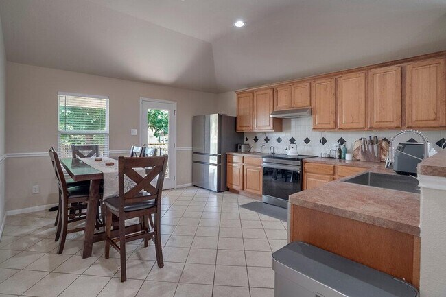 Building Photo - 2724 Kickapoo Cavern Dr