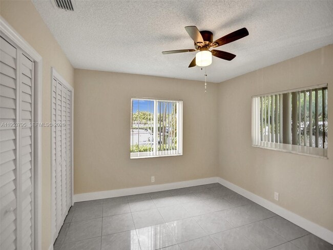 Building Photo - 920 SW 28th St