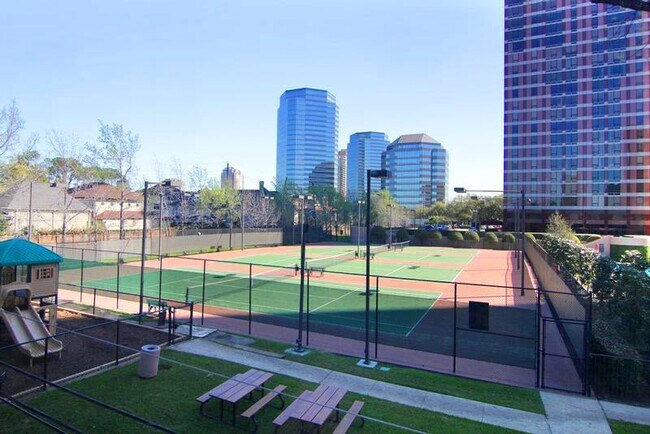 Building Photo - 5110 San Felipe St