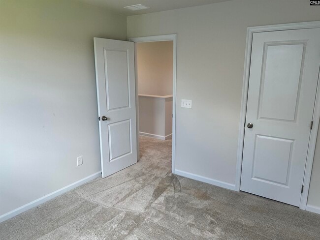Building Photo - 3032 Blue Brook Ln