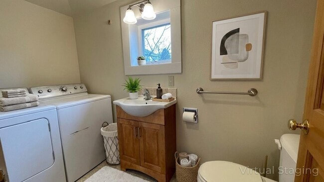 Building Photo - 106 Pearl Ave SE