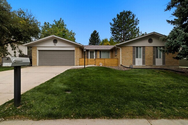 Building Photo - All you want in a home! 5 bed 3 bath ranch...